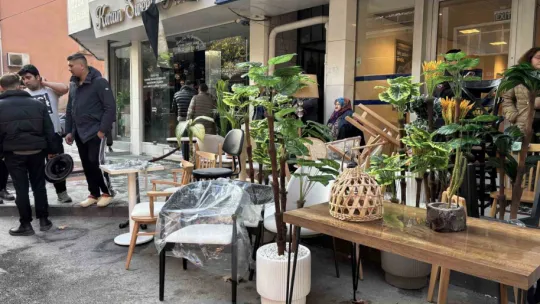 Depoda başlayan yangın mahallede paniğe yol açtı