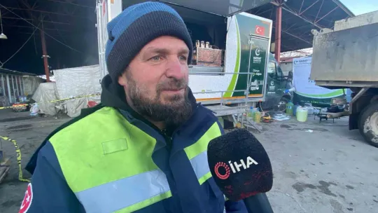 Deprem bölgesinde binlerce kişiye sıcak yemek