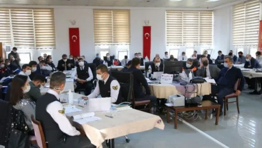 Deprem çadırını 5 dakikada kurdular!