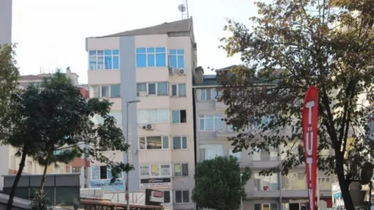 Deprem gerçeğine rağmen Kocaeli'de yamuk binalarda yaşıyorlar