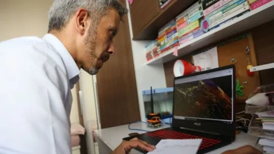 Depremde 17 akrabasını kaybetti, deprem araştırmacısı oldu