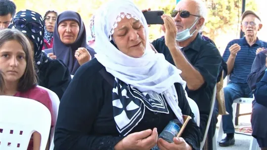 Depremde yaşamını yitirenler için eller semaya açıldı