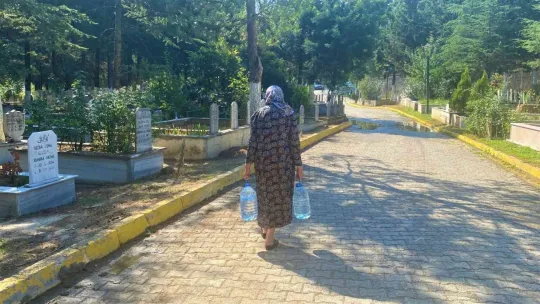 Depremde yitirdiği 7 kişinin acısını hiç unutamadı
