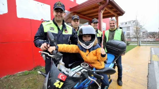 Jandarmadan çocuklara trafik eğitimi