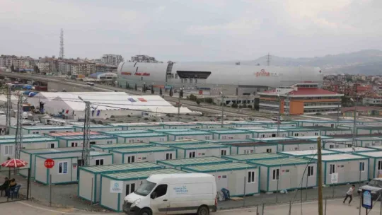 Depremzedeler için 541 konteyner