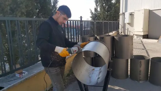Depremzedelerin içini ısıtabilmek için çalışıyorlar