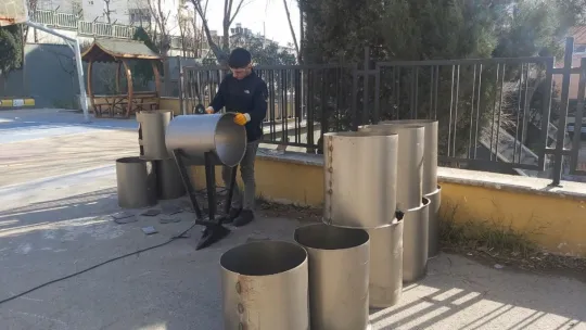 Depremzedelerin içini ısıtabilmek için çalışıyorlar