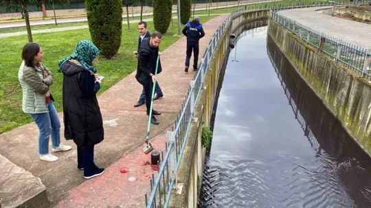 Dere simsiyah aktı, ekipler harekete geçti