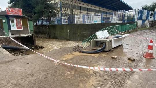 Dere yatağı çöktü