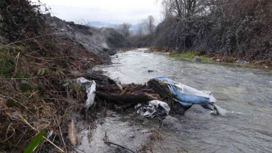 24 saat geçmesine rağmen sudan duman çıkarıyor