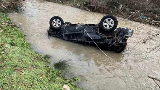 Dereye sürüklenen araç ertesi gün ortaya çıktı