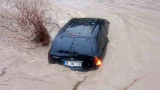 Dereye sürüklenen otomobilini bir gün sonra bulmuştu, yaşananları anlattı