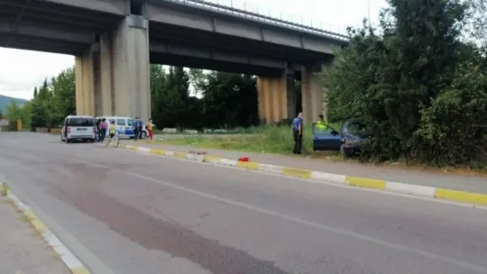 Derince'de otomobil ile hafif ticari araç çarpıştı: 1 yaralı