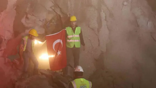 Dev metro projesinin tünelinde ışık gözüktü