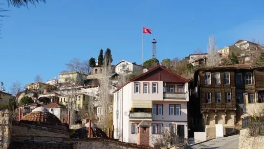 Dev Türk bayrağı İzmit semalarında dalgalanmaya başladı