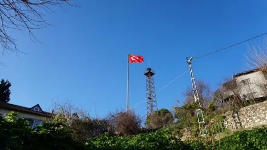 Dev Türk bayrağı İzmit semalarında dalgalanmaya başladı