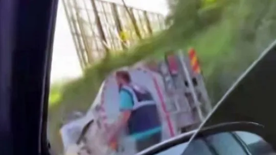 Devrilen tankerde sıkışan sürücü hayatını kaybetti