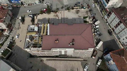 Dilovası'nda belediye binası yıkılıyor