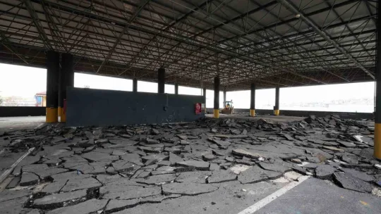 Dilovası'ndaki katlı otopark belediye hizmet binasına dönüştürülüyor