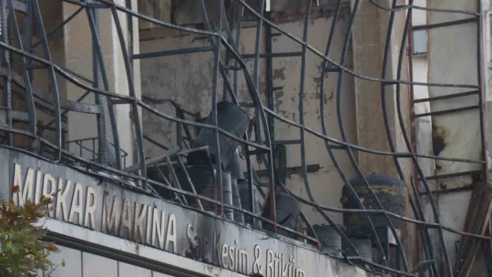 Belediye başkanı yardımcısı ile 4 kişi açığa alındı