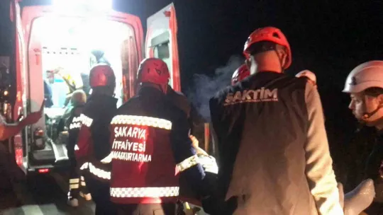 112'yi aradığı esnada aracıyla şarampole devrildi