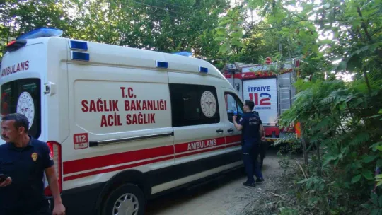 Doğa harikası şelaleyi görmek isterken düşen kadın kurtarıldı