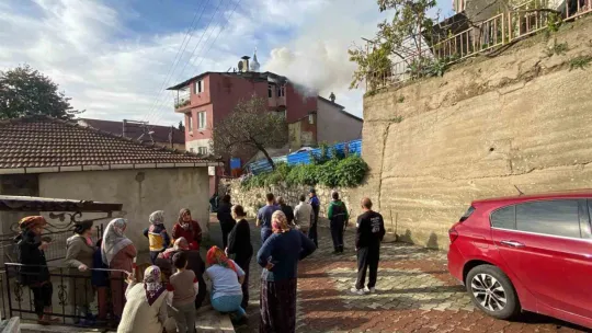 Doğalgaz sobası evi yaktı