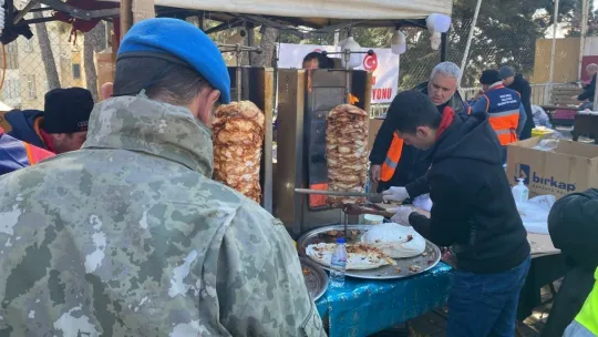 Doğum gününde isteği, depremzedeler için oldu!