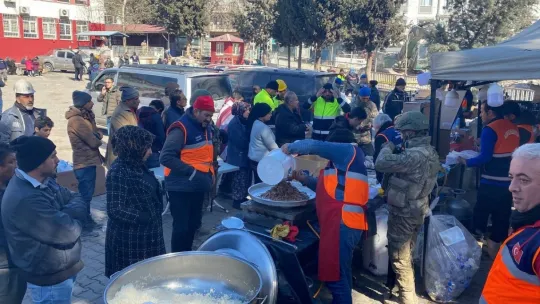 Doğum gününde isteği, depremzedeler için oldu!