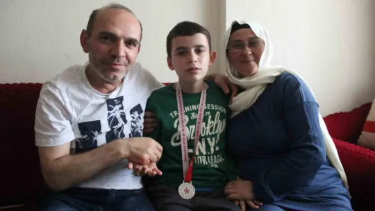 Doktorlar Yürüyemez demişti, şimdilerde atletizm branşında ter döküyor