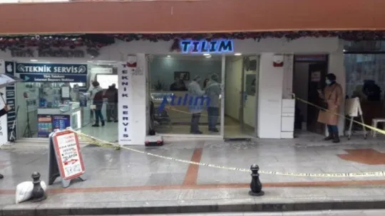 Döviz bürosunu soymaya çalışan silahlı kişi paniğe kapılınca kaçtı!