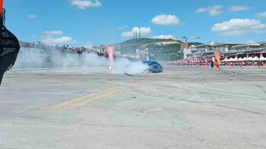 Drift gösterisi adrenalin dolu anlar yaşattı