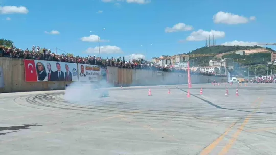 Drift gösterisi adrenalin dolu anlar yaşattı