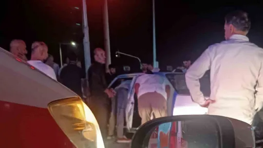 Duble yolda iki otomobil çarpıştı: 1'i ağır, 3 yaralı