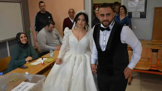 15 dakika da kalsa oy vermeye yetiştiler