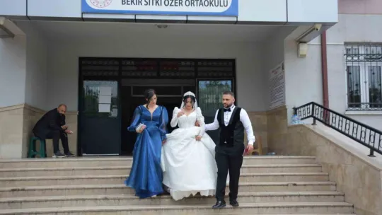 15 dakika da kalsa oy vermeye yetiştiler