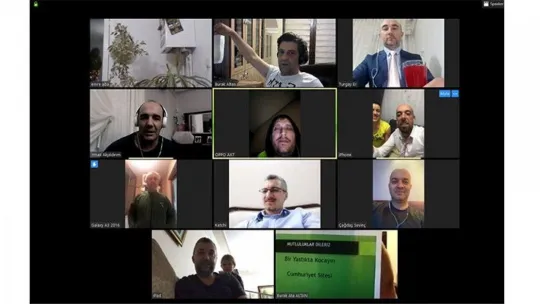 Düğünleri koronadan iptal olan çifte arkadaşlarından sanal düğün!