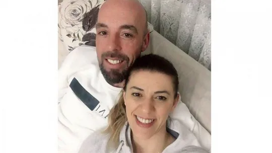 Düğünleri koronadan iptal olan çifte arkadaşlarından sanal düğün!