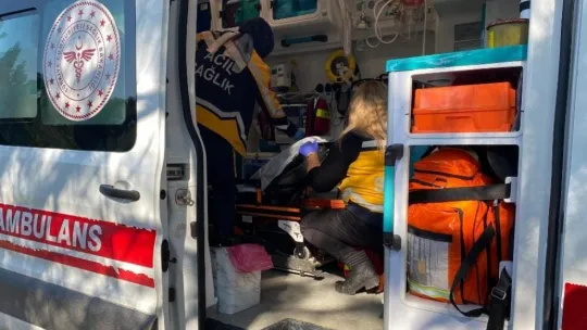 Dünyaya gözlerini ambulansta açtı