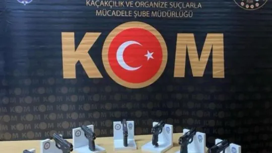 Durdurulan araçtan 7 adet ruhsatsız tabanca çıktı: 2 gözaltı
