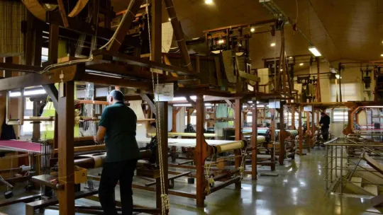 Ecdat yadigarı fabrikanın asırlık tezgahlarında üretim sürüyor
