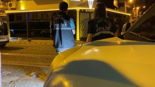 Barlar sokağında silahlı kavga: Yaralılar var