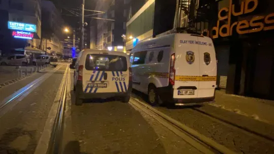 Barlar sokağında silahlı kavga: Yaralılar var