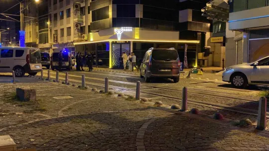 Barlar sokağında silahlı kavga: Yaralılar var