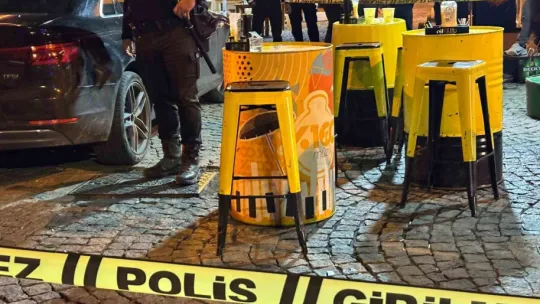 Barlar Sokağı'ndaki kavga kanlı bitti: 2 yaralı