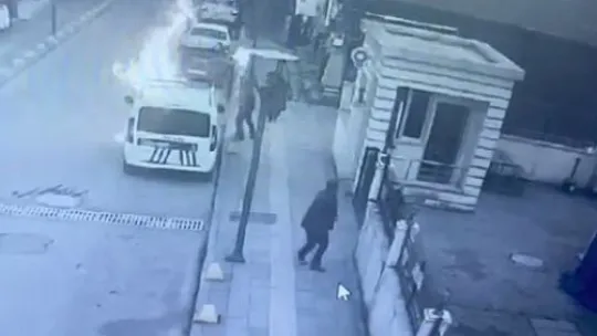 Ekip otosunu böyle ateşe vermiş