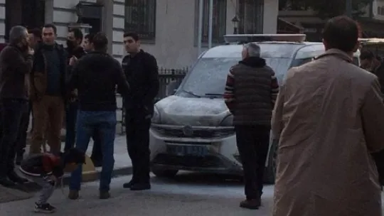 Ekip otosunu böyle ateşe vermiş