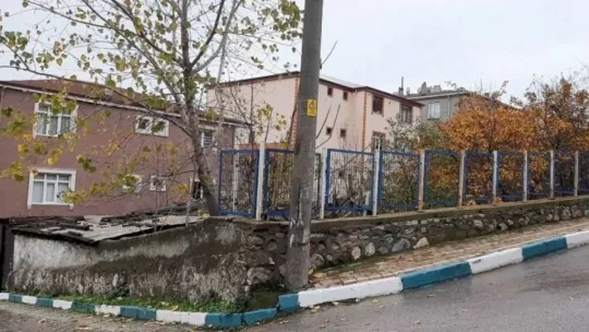 Ekmek tandırına düşüp yanan kadının kolu kesildi!
