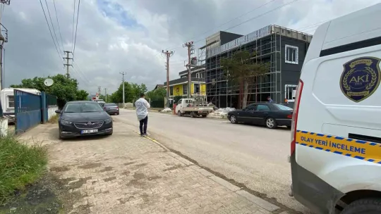 Elektrik akımına kapılan işçi, 3'üncü kattan düşerek ağır yaralandı