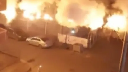 Elektrik kabloları bomba gibi patladı